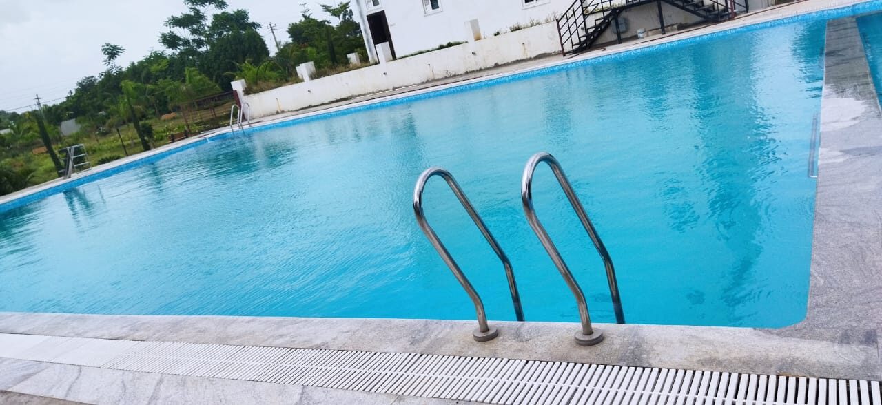 How Much Water Does a Swimming Pool Need? A Hyderabad Owner Guide